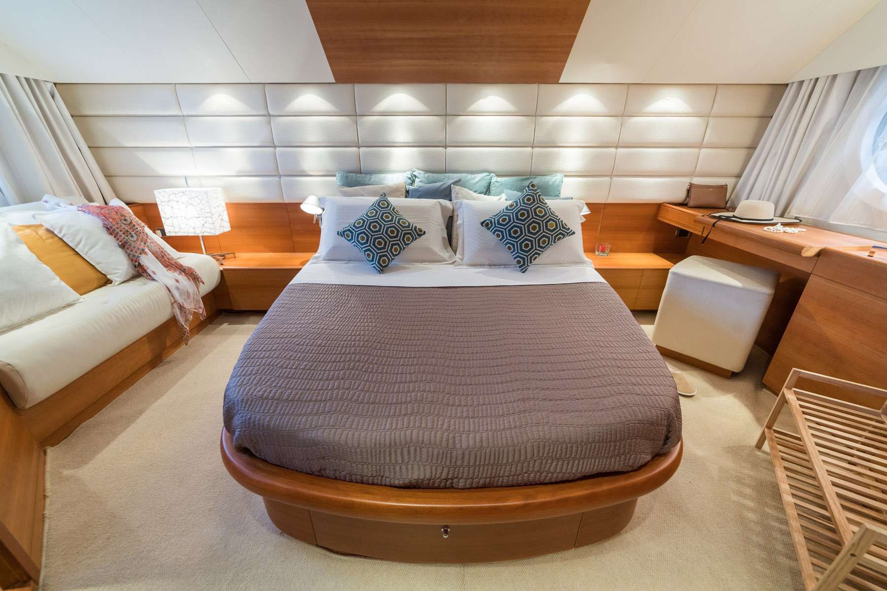 motor-yacht-aicon-64-cinzia-5